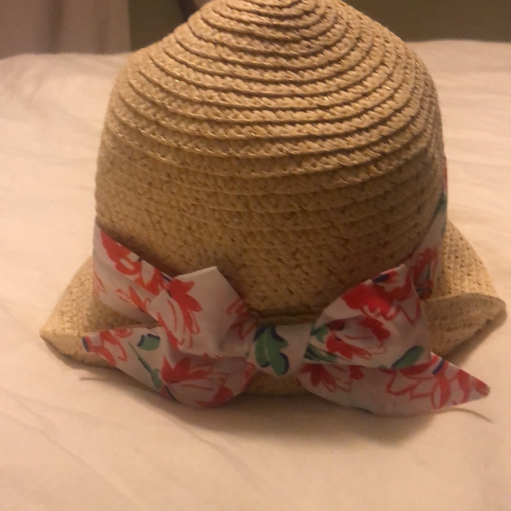⭕️2/15.00⭕️ Toddler One Size fits all. Straw looking Hat. Super Cute.
